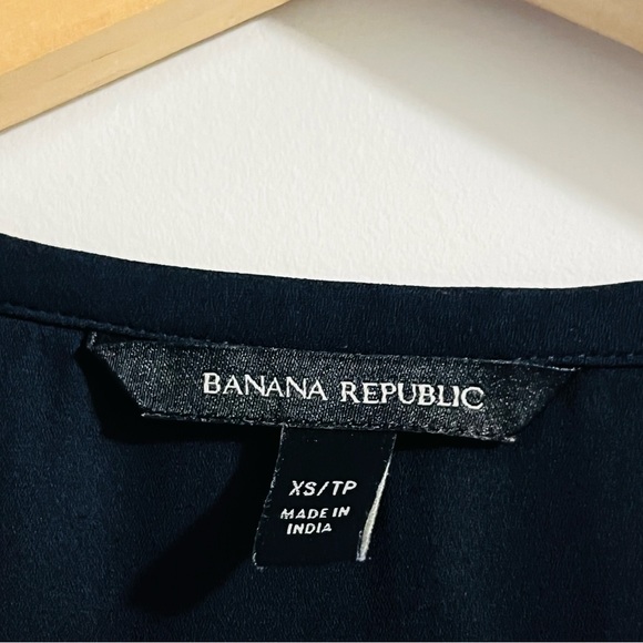 Banana Republic Sleeveless Blouse Extra Small Navy Blue Chic Business Casual Top - Picture 2 of 8
